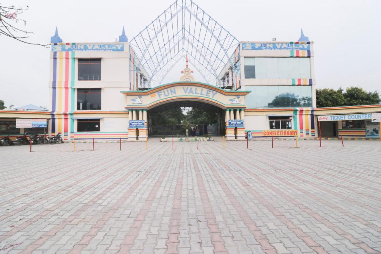 Oyo 19862 The Fun Valley Doiwala Bagian luar foto