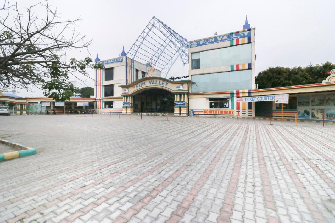 Oyo 19862 The Fun Valley Doiwala Bagian luar foto