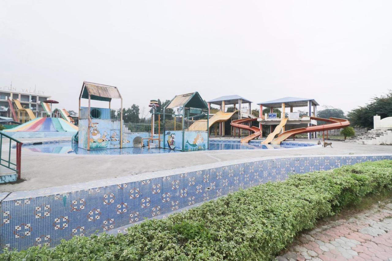 Oyo 19862 The Fun Valley Doiwala Bagian luar foto